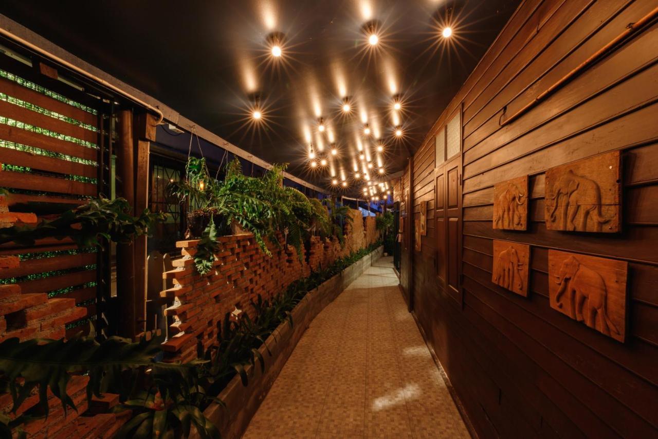 Хостел Ilili House Чиангмай Экстерьер фото