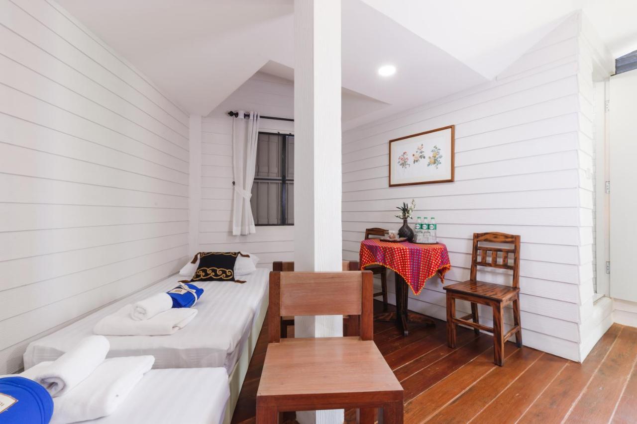 Хостел Ilili House Чиангмай Экстерьер фото