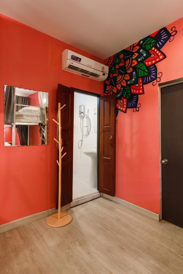 Хостел Ilili House Чиангмай Экстерьер фото