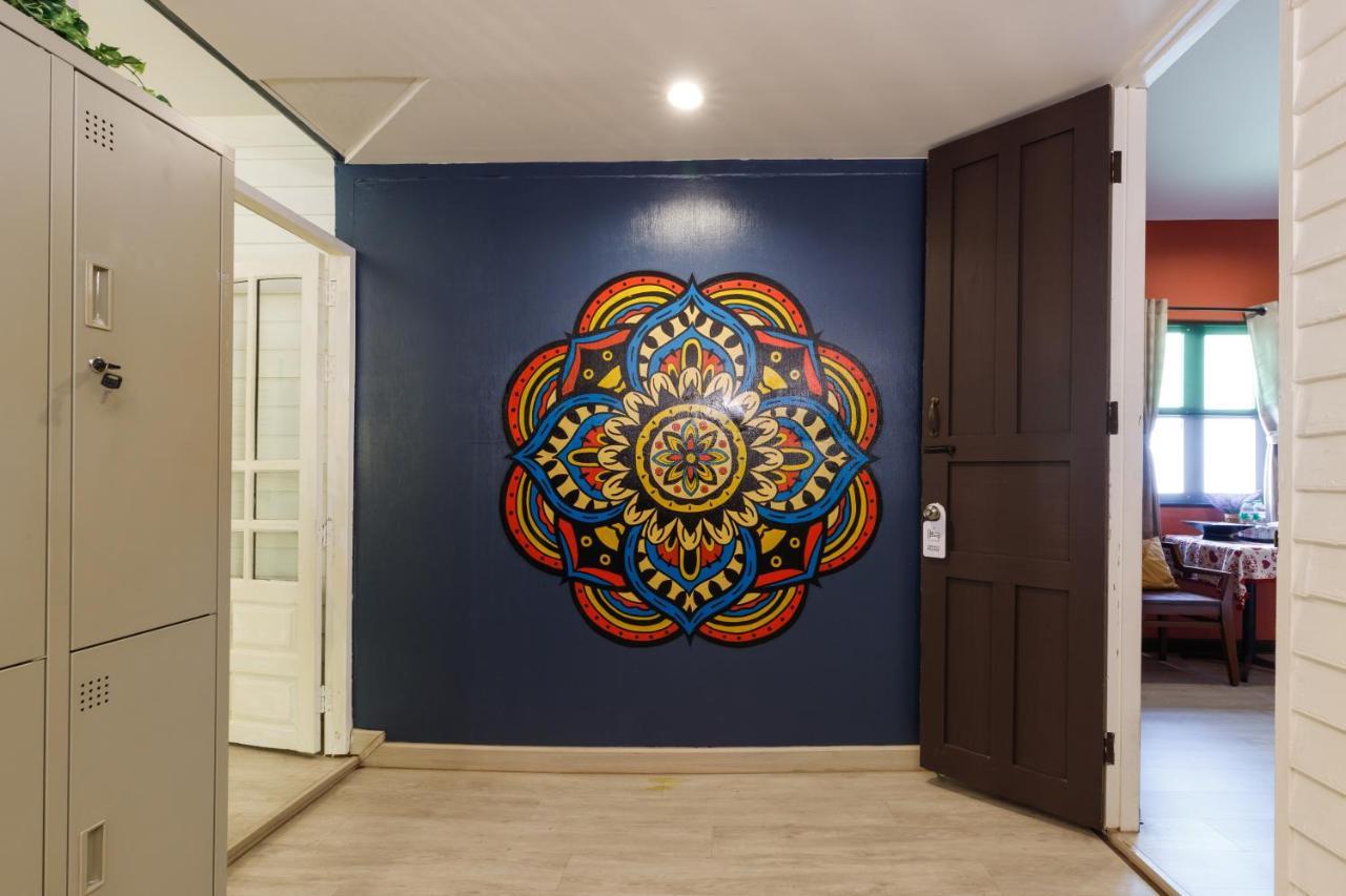 Хостел Ilili House Чиангмай Экстерьер фото